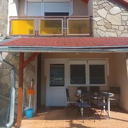 度假居 Napsugar Nyaralo