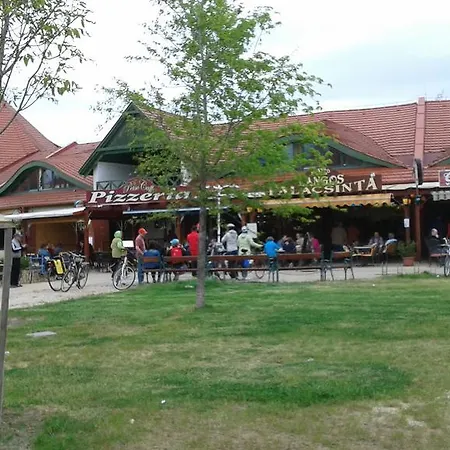 Napsugar Nyaralo Ferienhaus *
