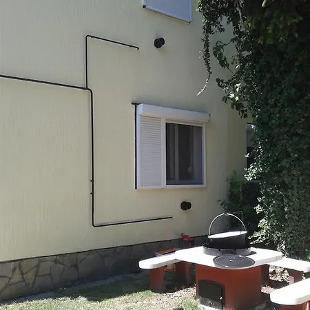 度假居 Napsugar Nyaralo *